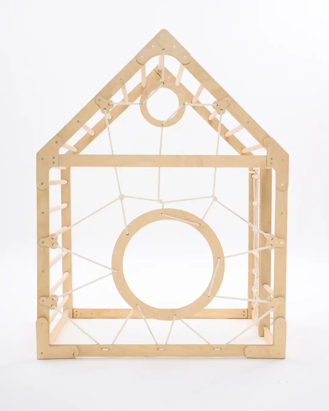 montessori kucica za igru od drveta i makrame uzadi