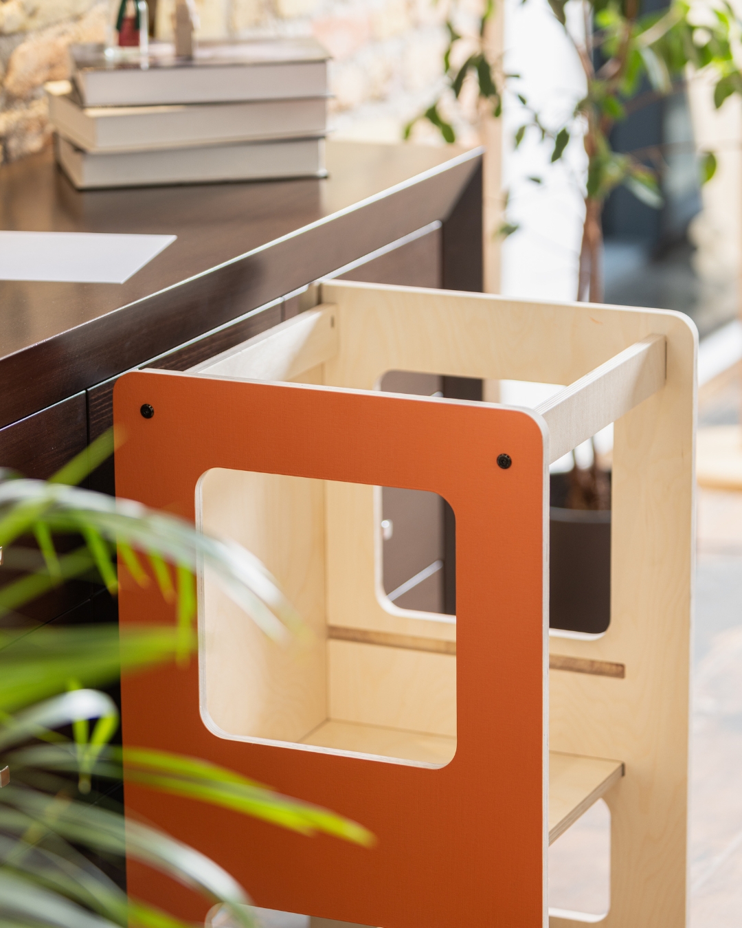 montesori-toranj-za-ucenje-i-sto-flip-2u1 (9) Montesori toranj za učenje i sto Flip 2u1 - Slika 3