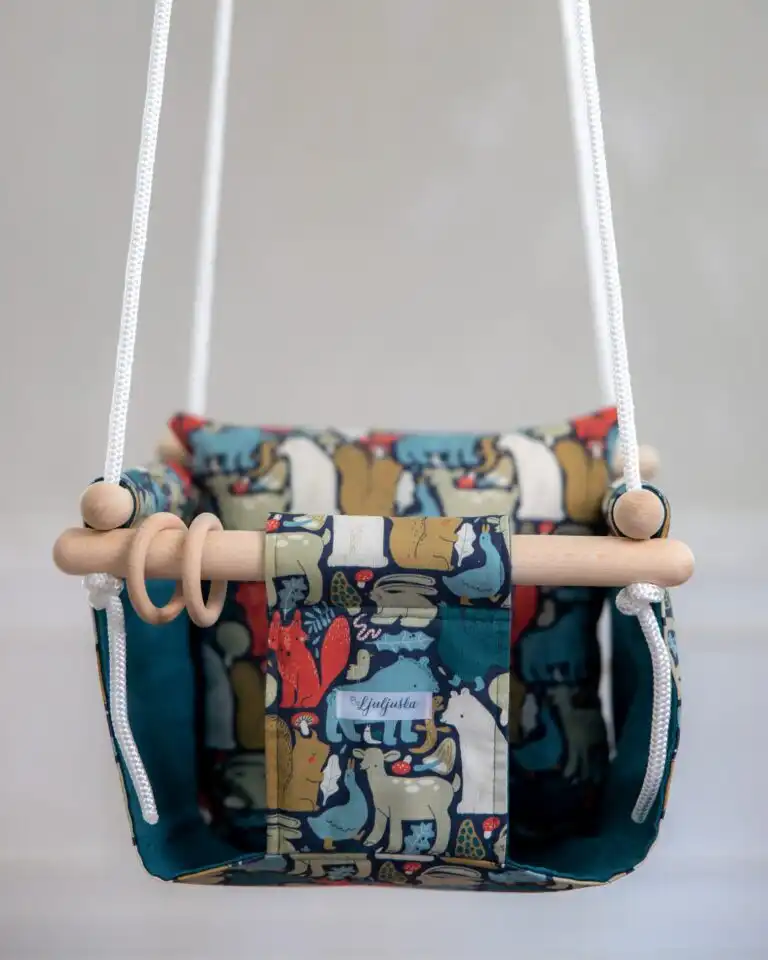 ljuljaska za decu sa motivom farme