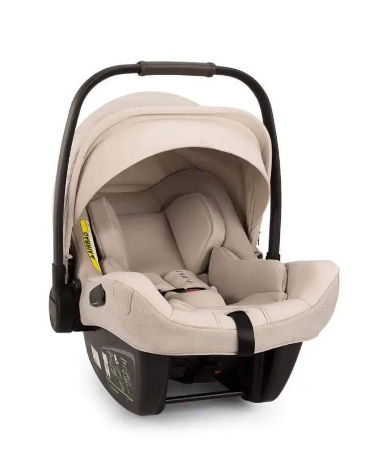 nuna autosediste u kombinaciji bez i crne boje