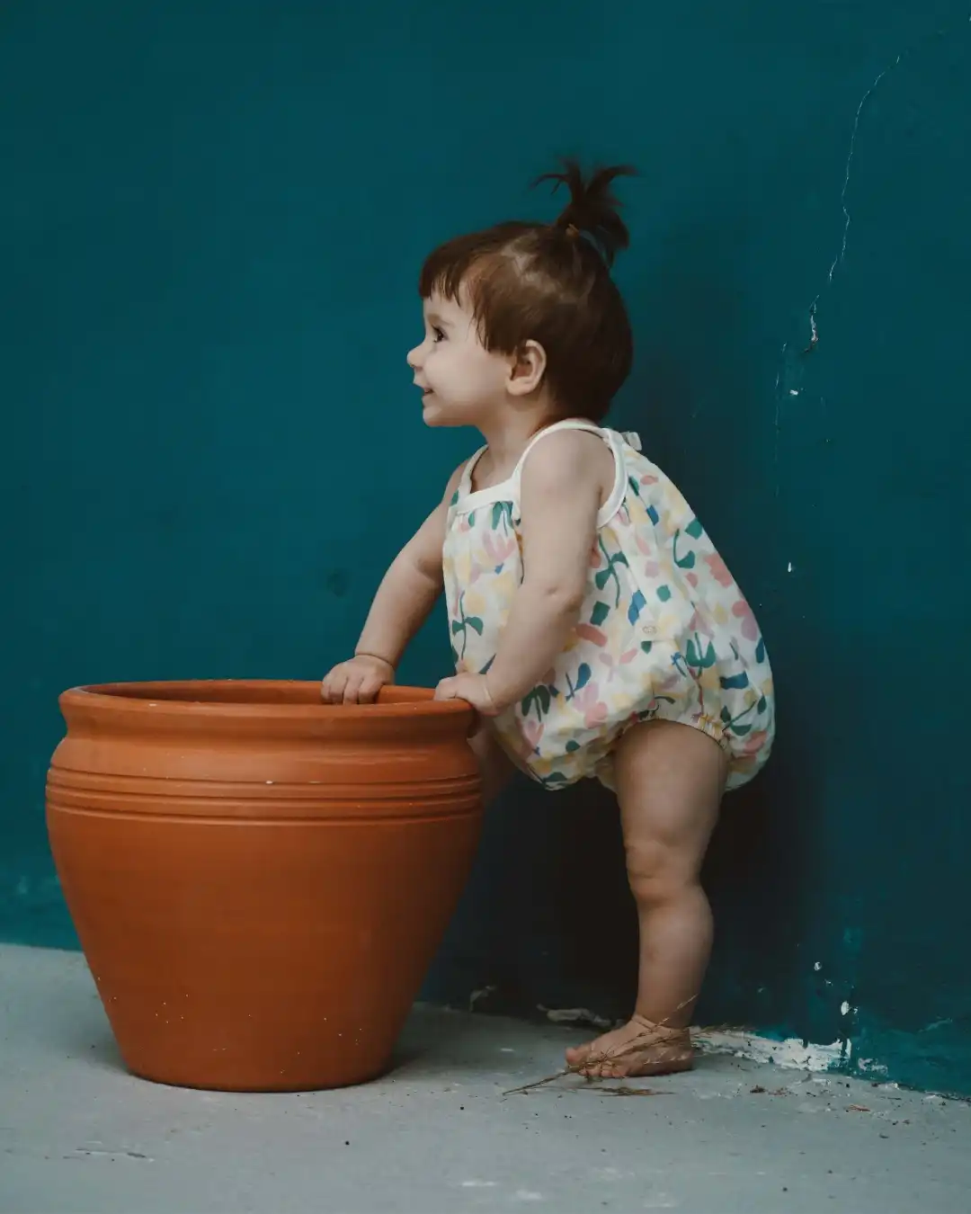 romper-od-muslina-na-bretele-colorful (5) romper od muslina na bretele sa printom sarenih boja na devojcici