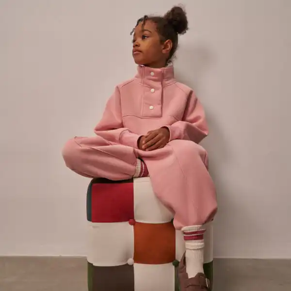 trenerka od dva dela u pink boji sa dugmicima na kragni