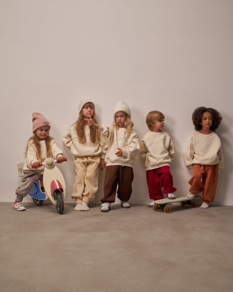 oversize komplet trenerka bey duks i u bojama donji deo