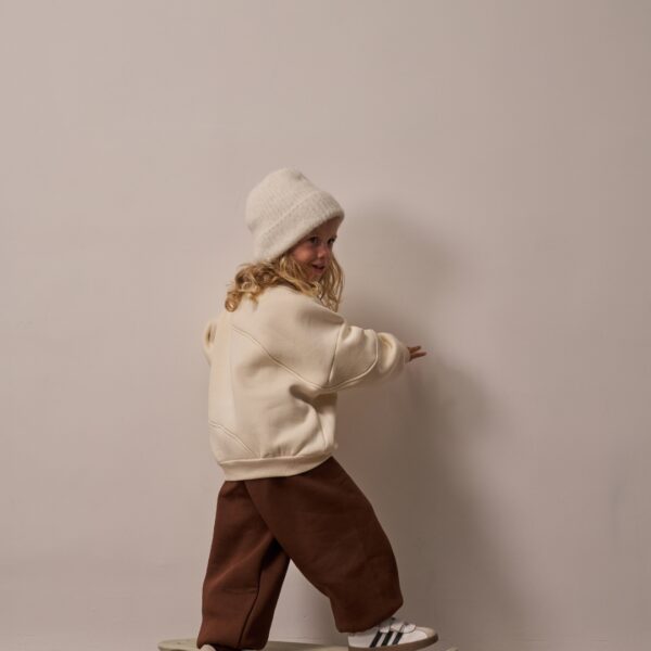 oversize komplet trenerka bey duks i u bojama donji deo