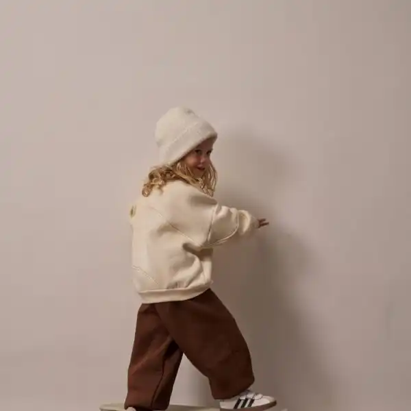 oversize komplet trenerka bey duks i u bojama donji deo