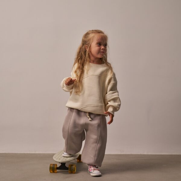 oversize komplet trenerka bey duks i u bojama donji deo