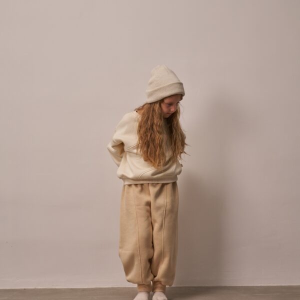 oversize komplet trenerka bey duks i u bojama donji deo