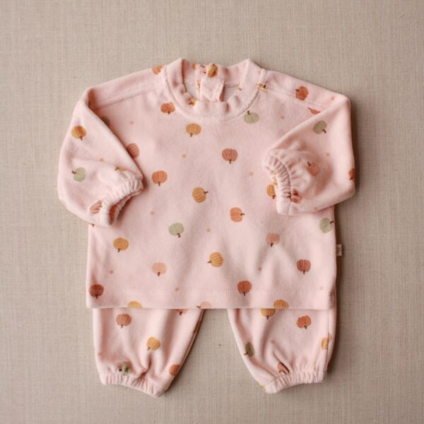 komplet za decu u puder roze boji sa printom na bundeve