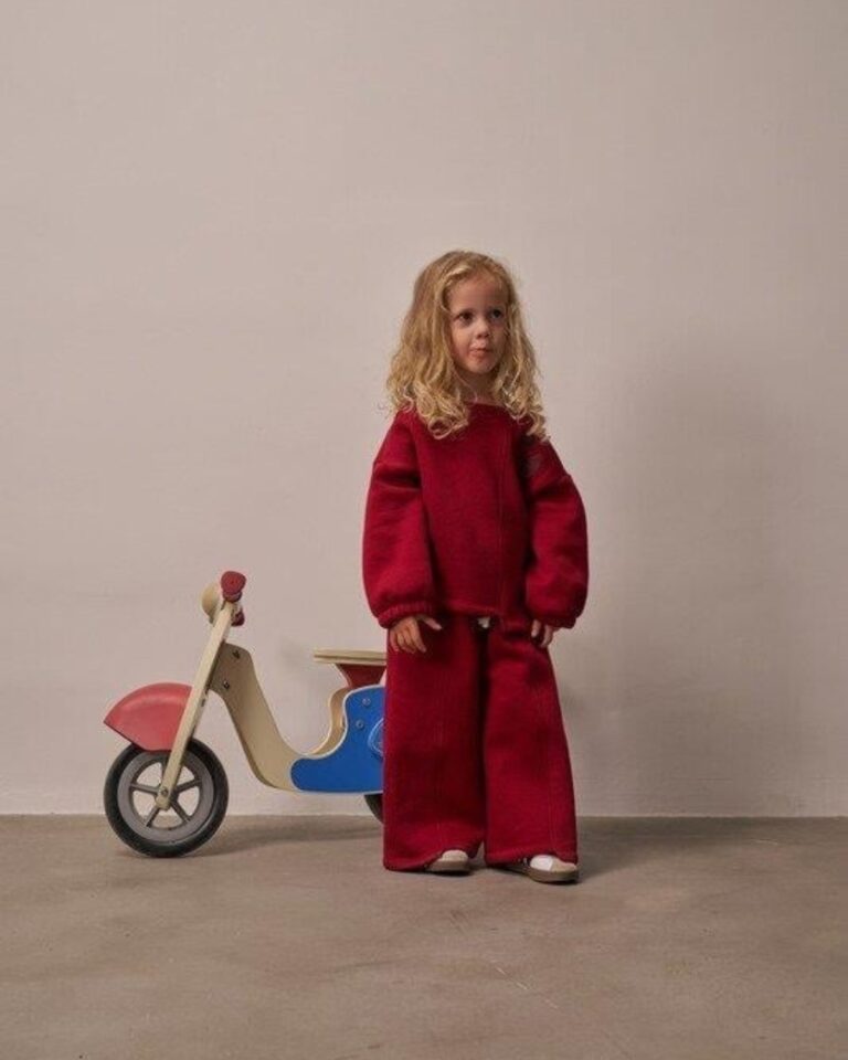 bordo oversize trenerka sa vezom na desnoj strani na gornjem delu