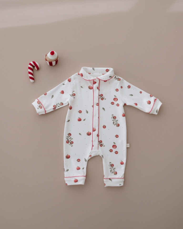 pamucna zeka u beloj boji na dugmice sa motivom jabuka