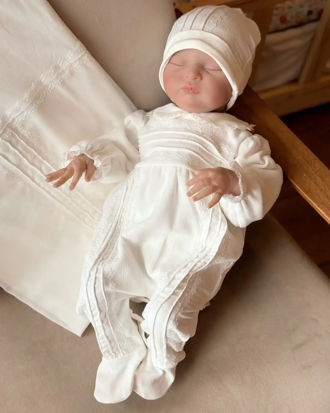 set za iznosenje bebe u beloj boji od cetiri dela