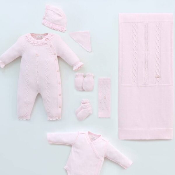 set za iznosenje bebe iz porodilista u pink boji od osam delova