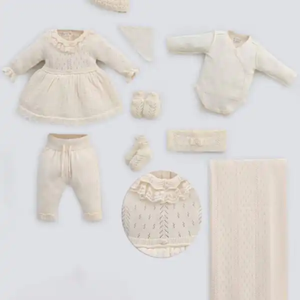 set za iznosenje bebe iz porodilista u bez boji od devet delova