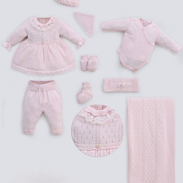 set za iznosenje bebe iz porodilista u pink boji od devet delova