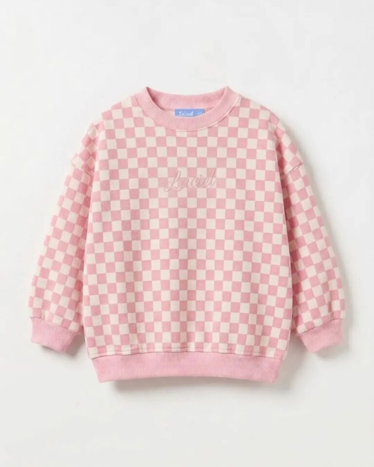 pink beli duks sa sahovskim motivom